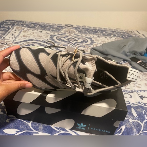 Brand New In Box Adidas Marimekko NMD Boost Shoes Women Size 9. - Picture 4 of 7